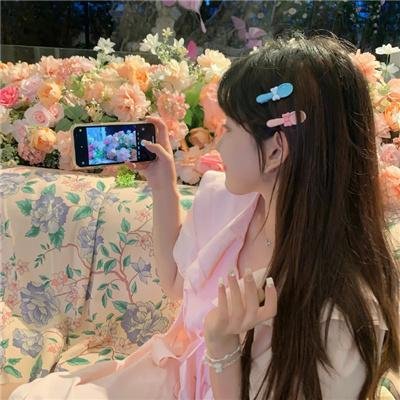 黑夜中的玻璃人偶